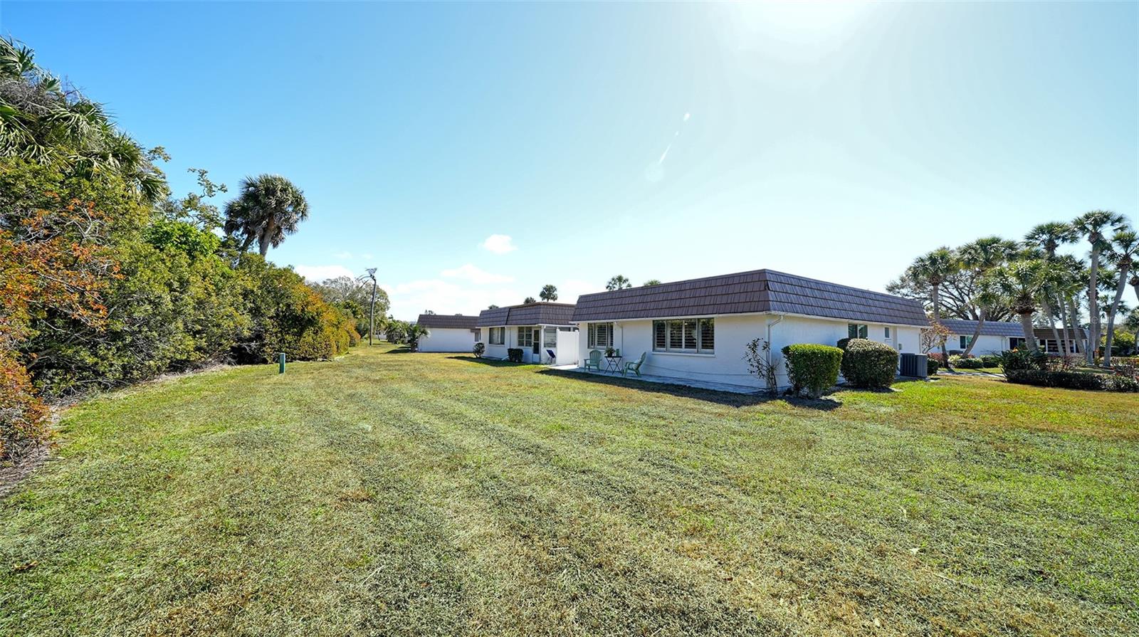 STRATHMORE RIVERSIDE VILLAS - Residential