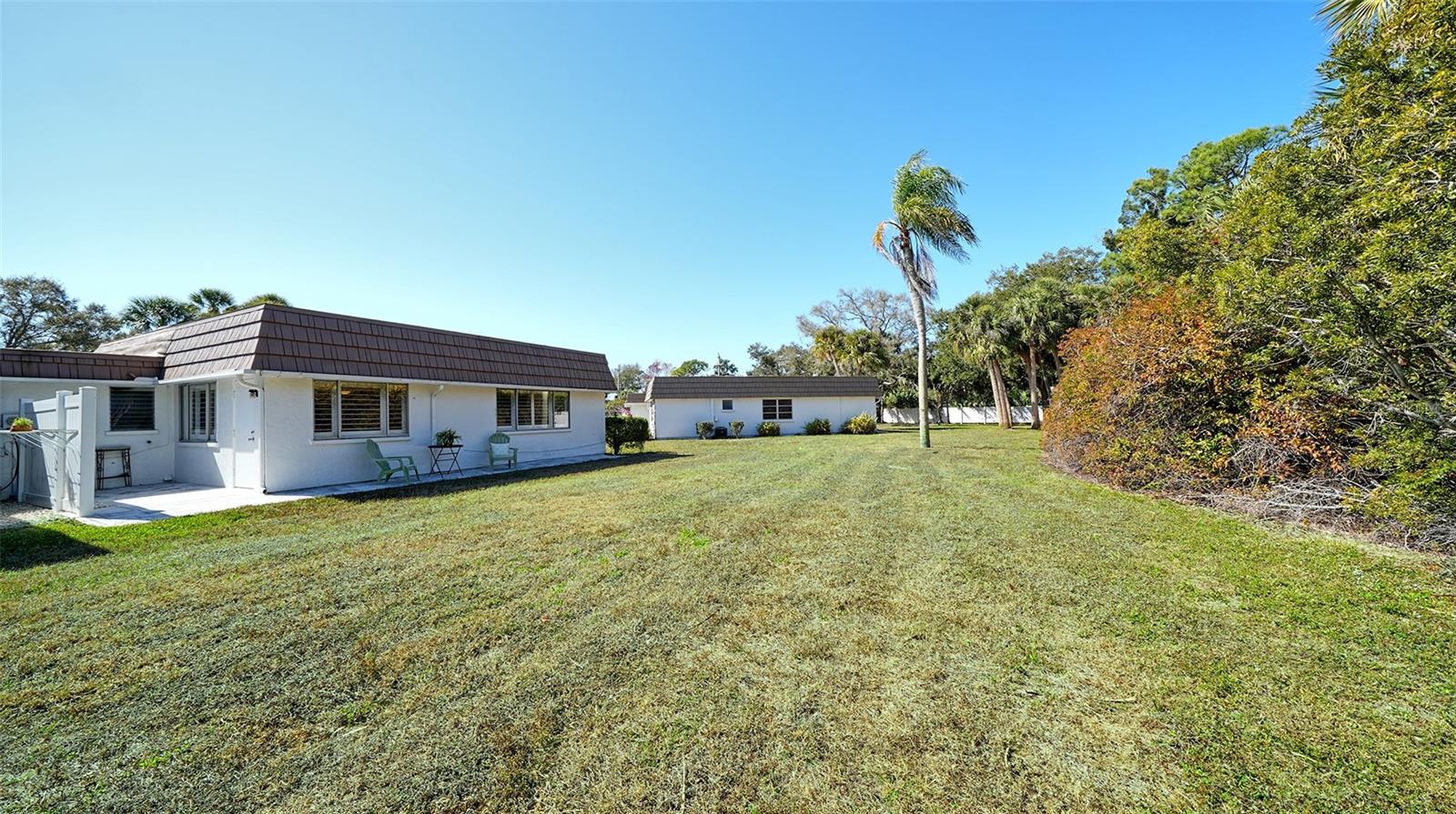 STRATHMORE RIVERSIDE VILLAS - Residential