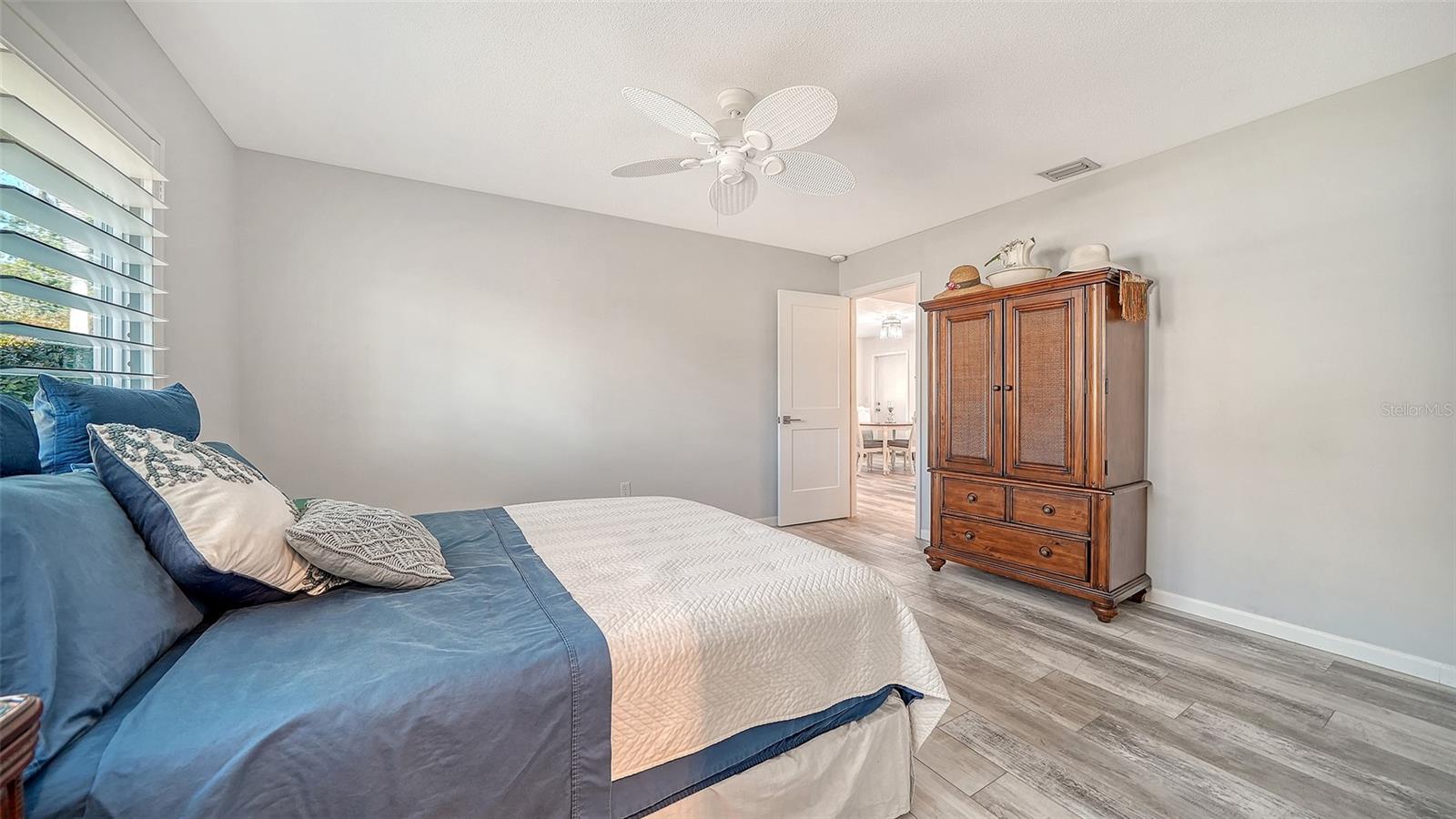 STRATHMORE RIVERSIDE VILLAS - Residential