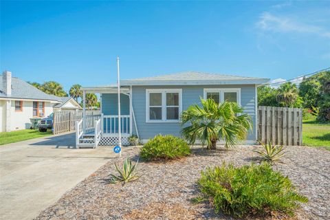 A home in DAYTONA BEACH