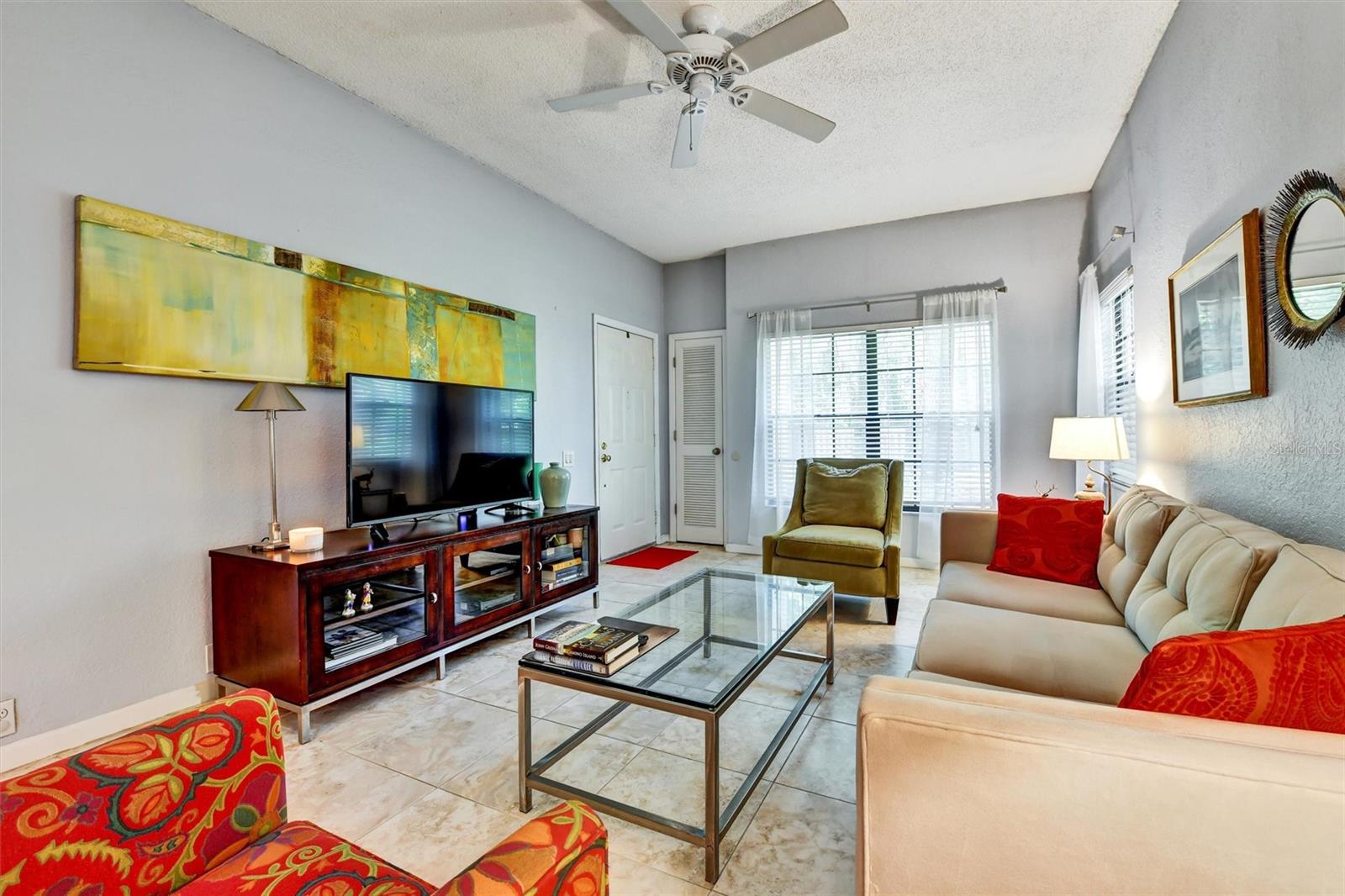 LOS PRADOS CONDO - Residential