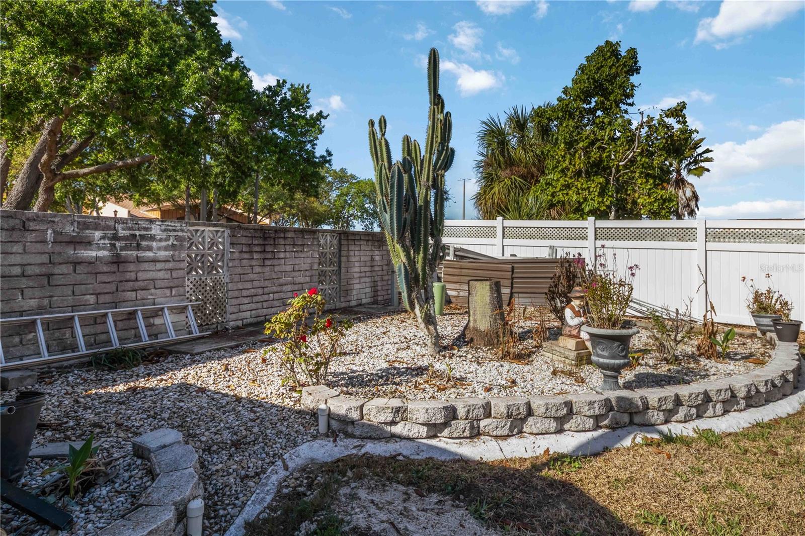 DEL WEBBS SUN CITY FLORIDA UN - Residential