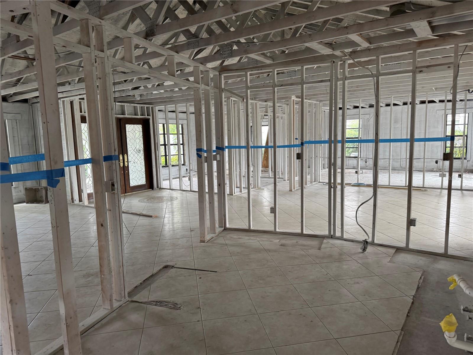 2001 COUNTRY CLUB COURT