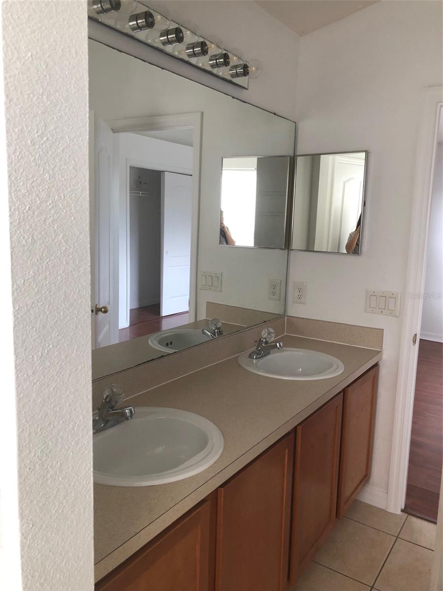 CARTER GLEN CONDO PH 2 - Residential