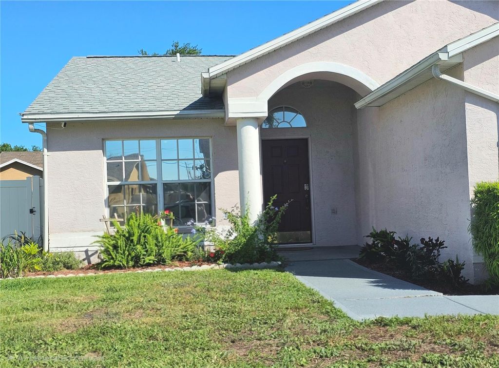 Photo of 1212 Etchfield Circle, Brandon, FL 33511 (MLS # TB8496907)