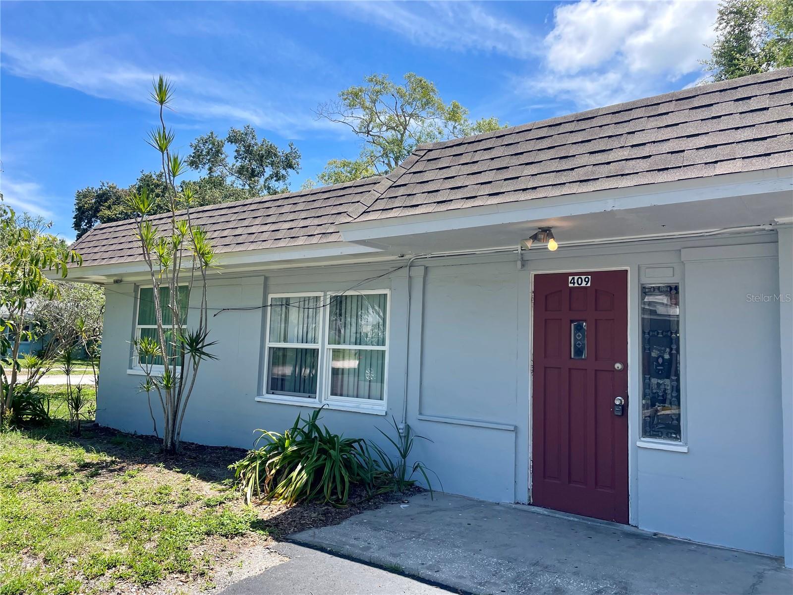 Don't miss this wonderful opportunity to live near Largo Central Park. Centrally located with easy access to St. Pete or Tampa and convenient to public transportation, shops, restaurants, schools, parks, the library and rec center.
This quiet enclave of 11 units has a common courtyard and is in a very peaceful neighborhood. Enjoy the privacy of your corner end unit as you step into your inviting living room with dual windows for natural light. There are rich hardwood floors throughout the home. The open spacious kitchen includes a large breakfast area with built-ins. Choose from two generously sized bedrooms. The primary has a walk in closet and the second bedroom has dual closets and more built ins. The central bathroom boasts a dual sink vanity and a tub shower combination.
Laundry facilities are located on the property for your convenience.
Water, sewer, trash are included in the rent. No Pets. Available immediately. Move right in!