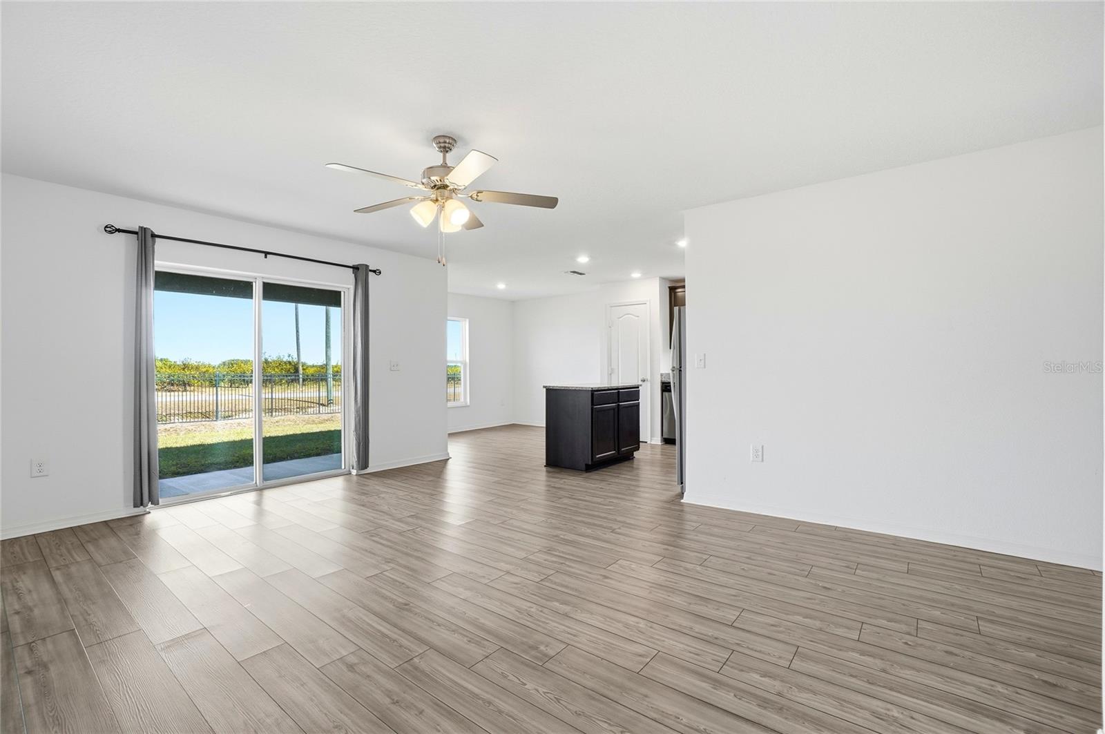 2001 AMBER SWEET CIRCLE