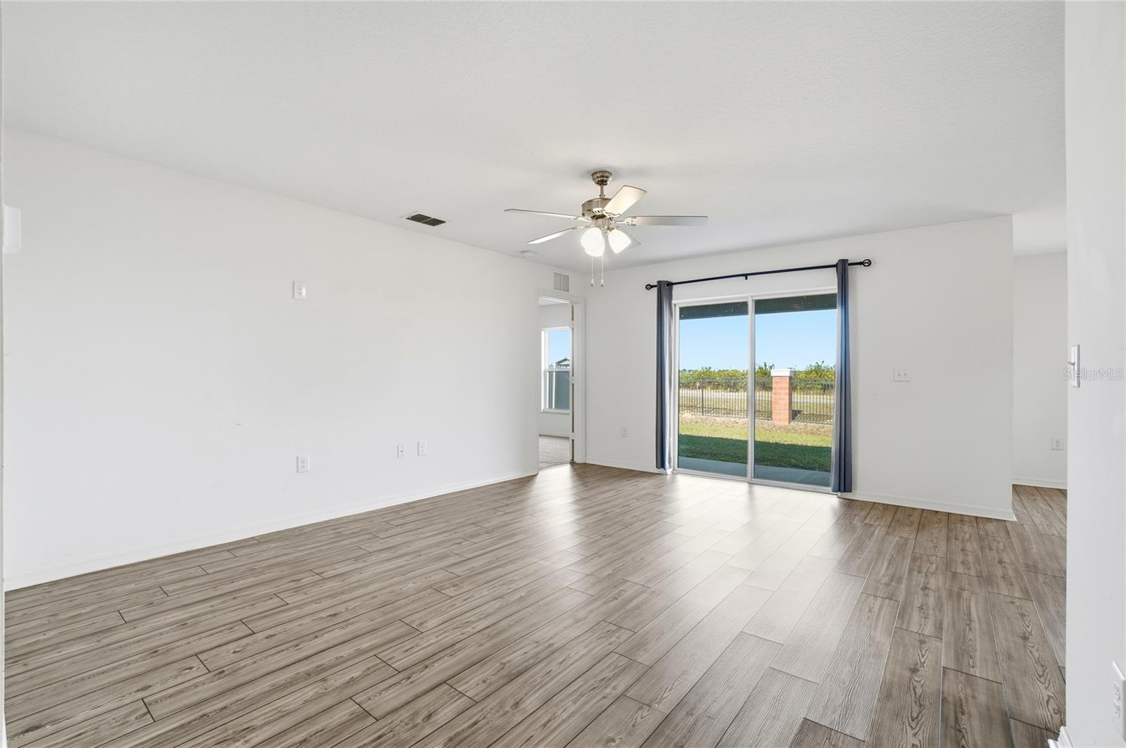 RIDGE/SWAN LAKE - Residential