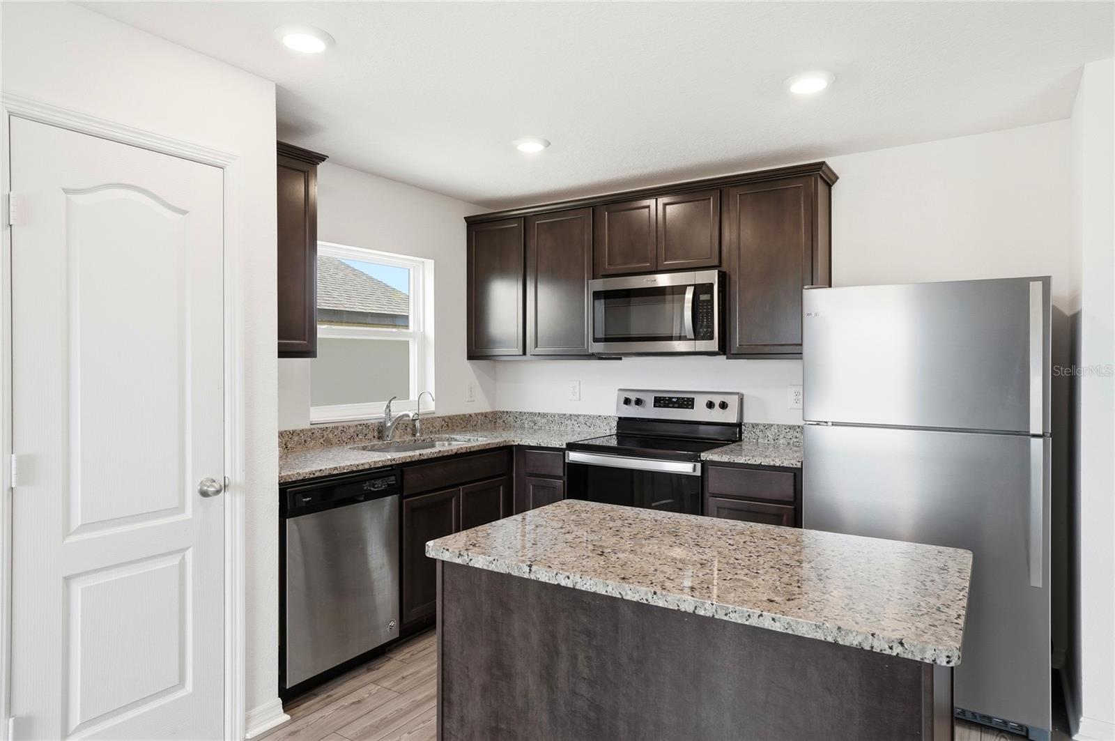 RIDGE/SWAN LAKE - Residential