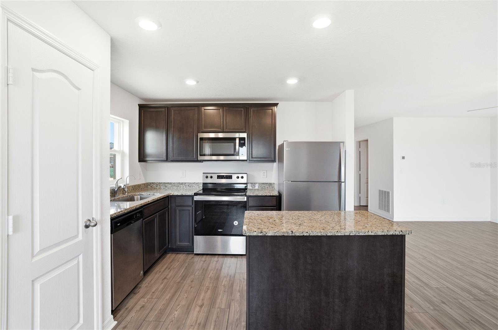 RIDGE/SWAN LAKE - Residential