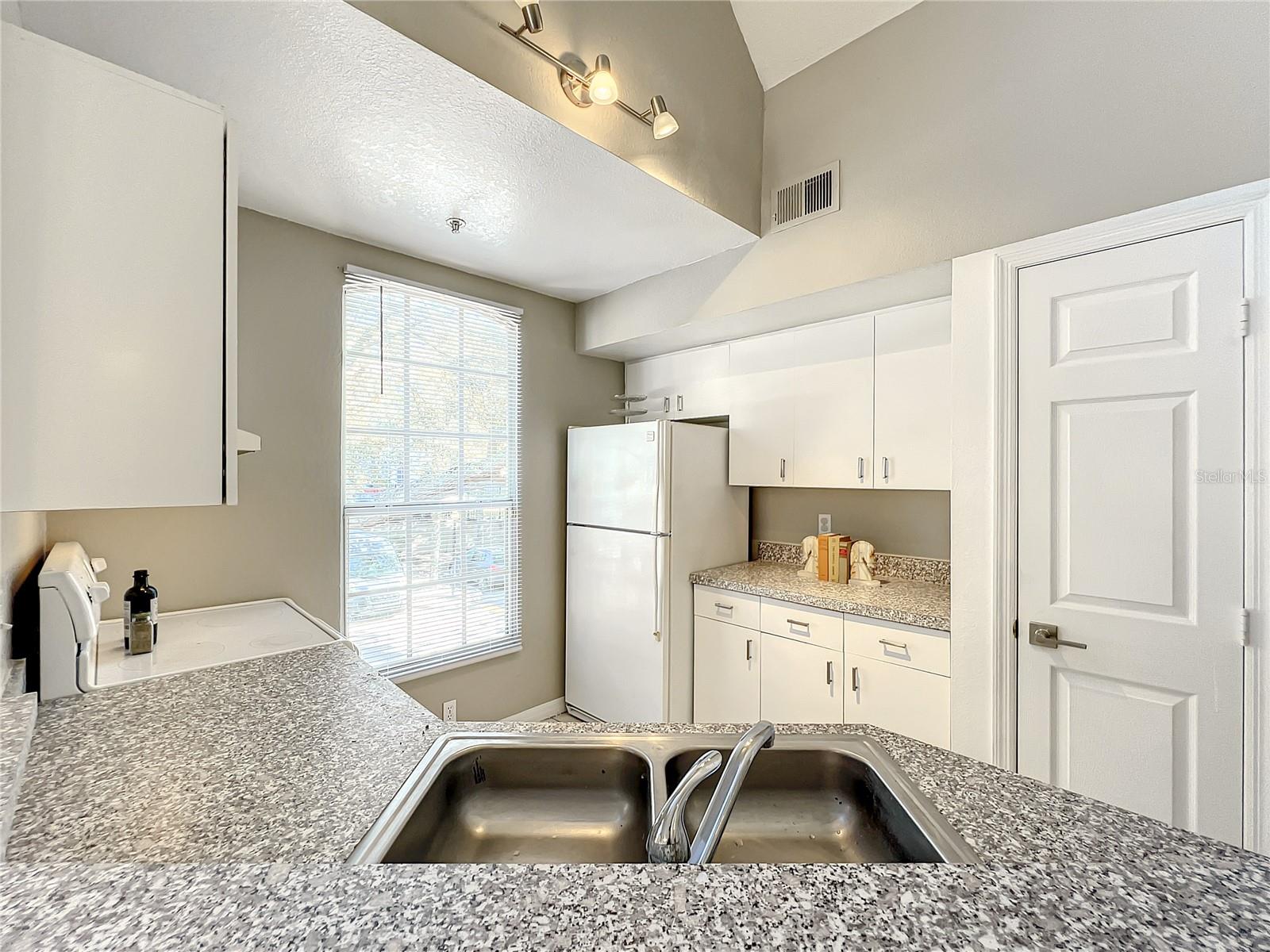 AZUR/METROWEST - Residential