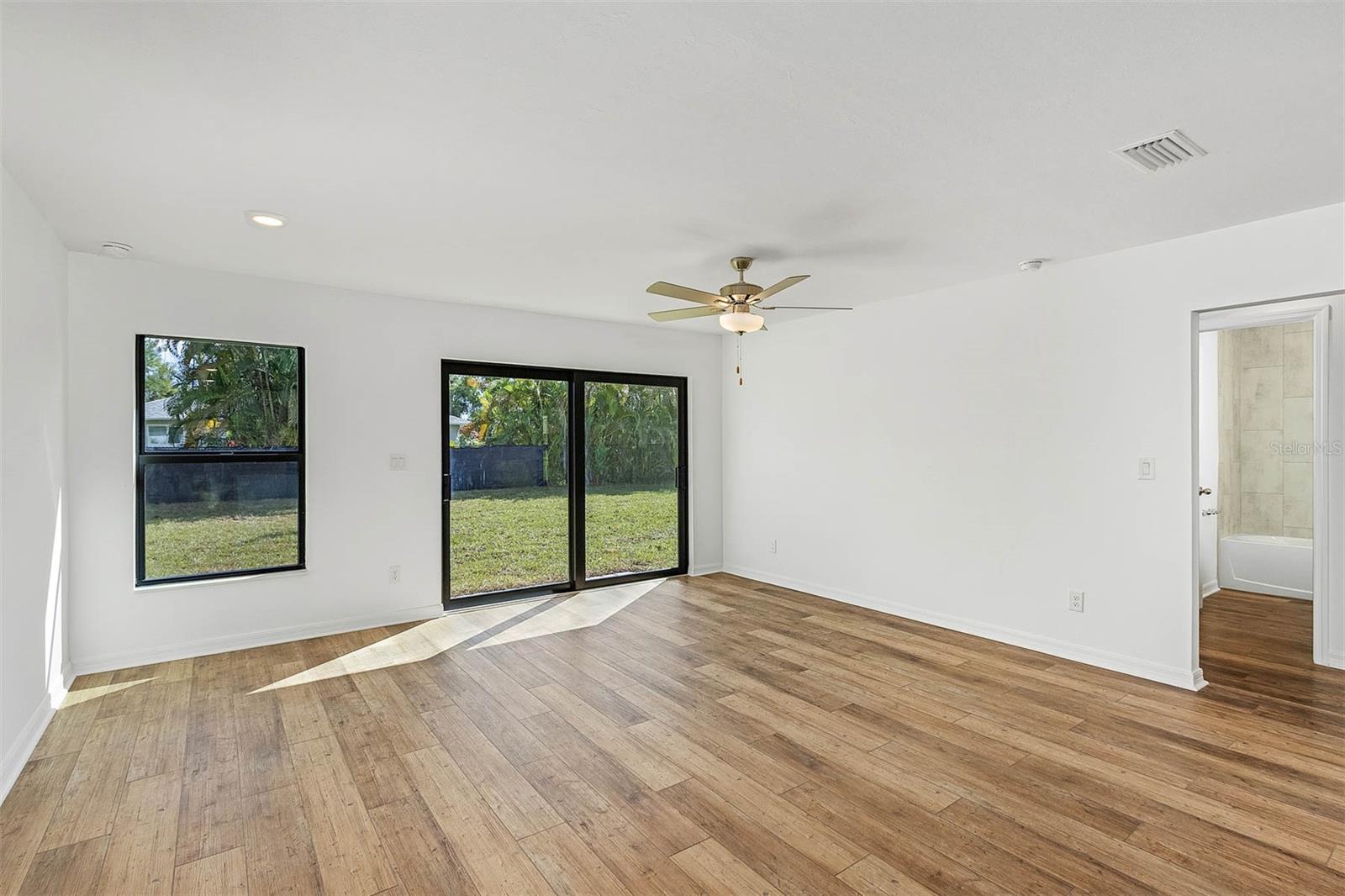 5461 KEMPSON LANE