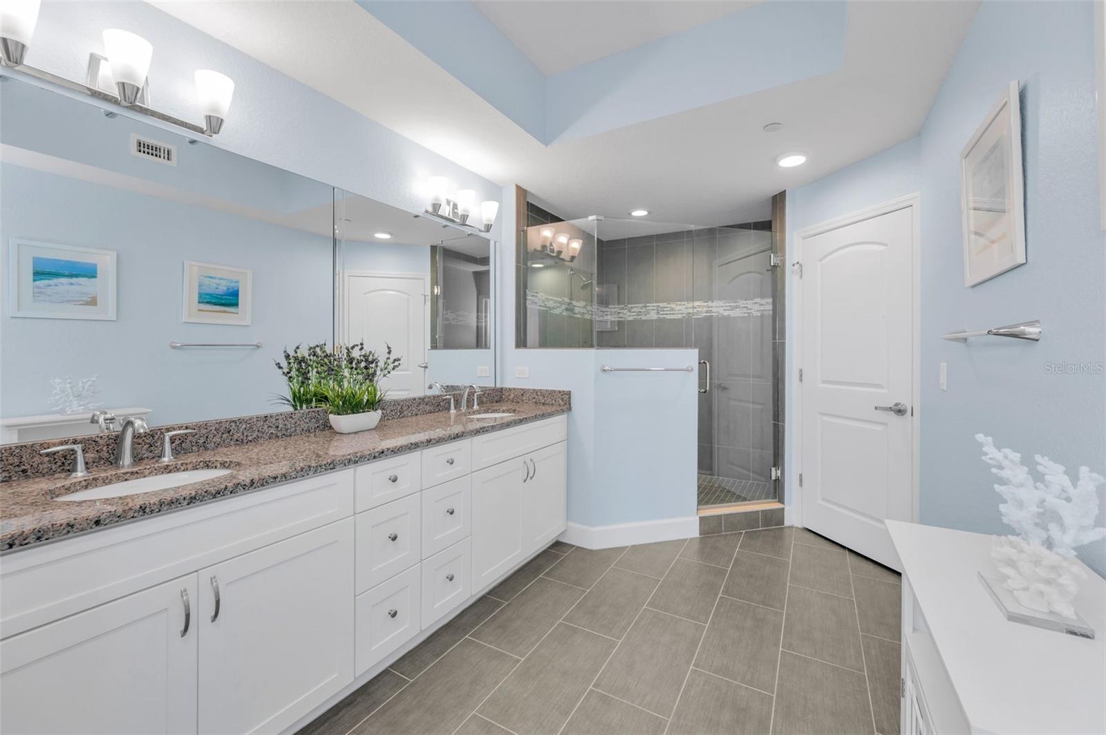 DOLPHIN KEY CONDO - Residential