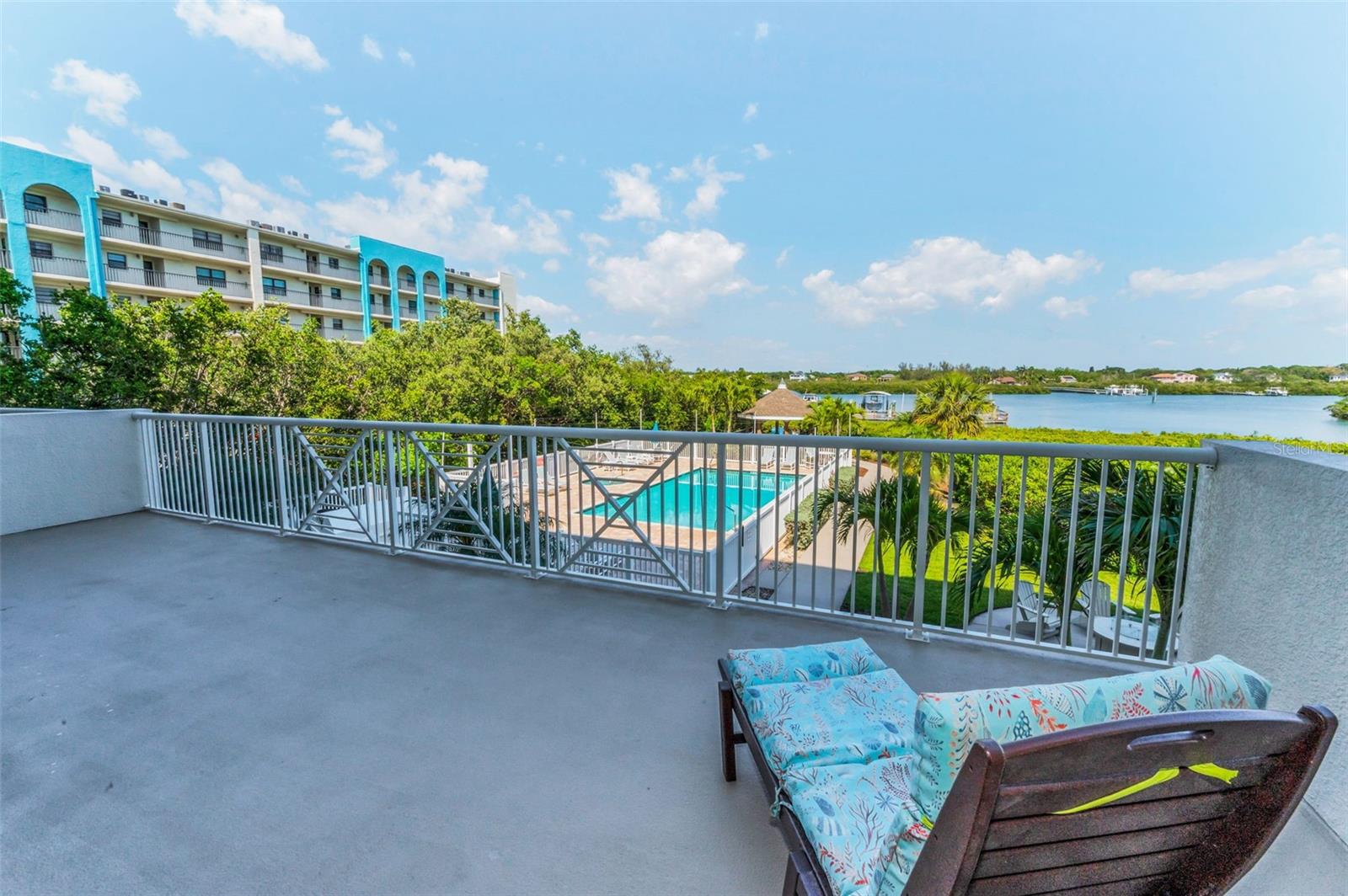 DOLPHIN KEY CONDO - Residential