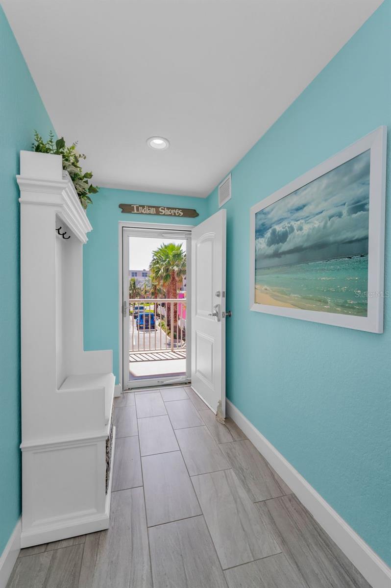 DOLPHIN KEY CONDO - Residential