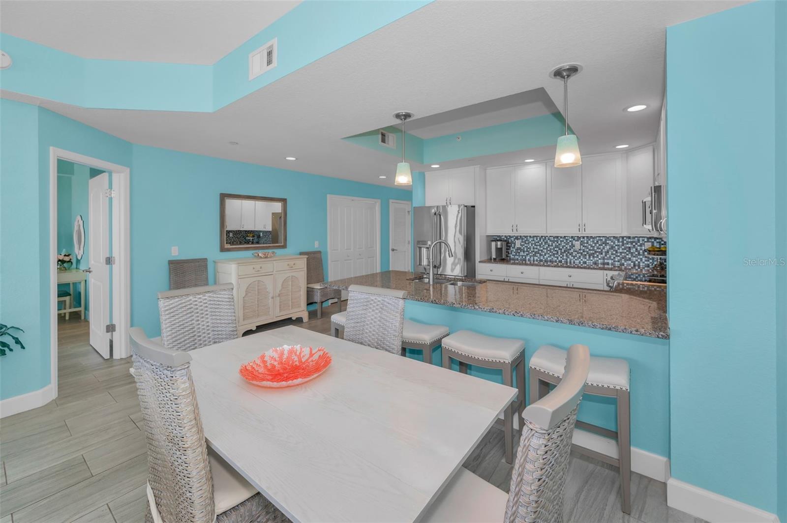 DOLPHIN KEY CONDO - Residential