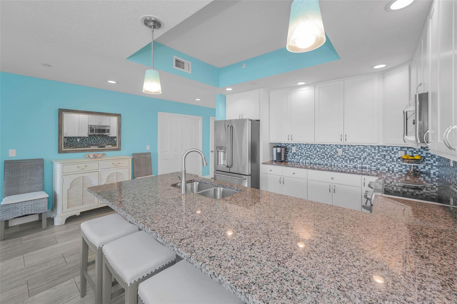 DOLPHIN KEY CONDO - Residential