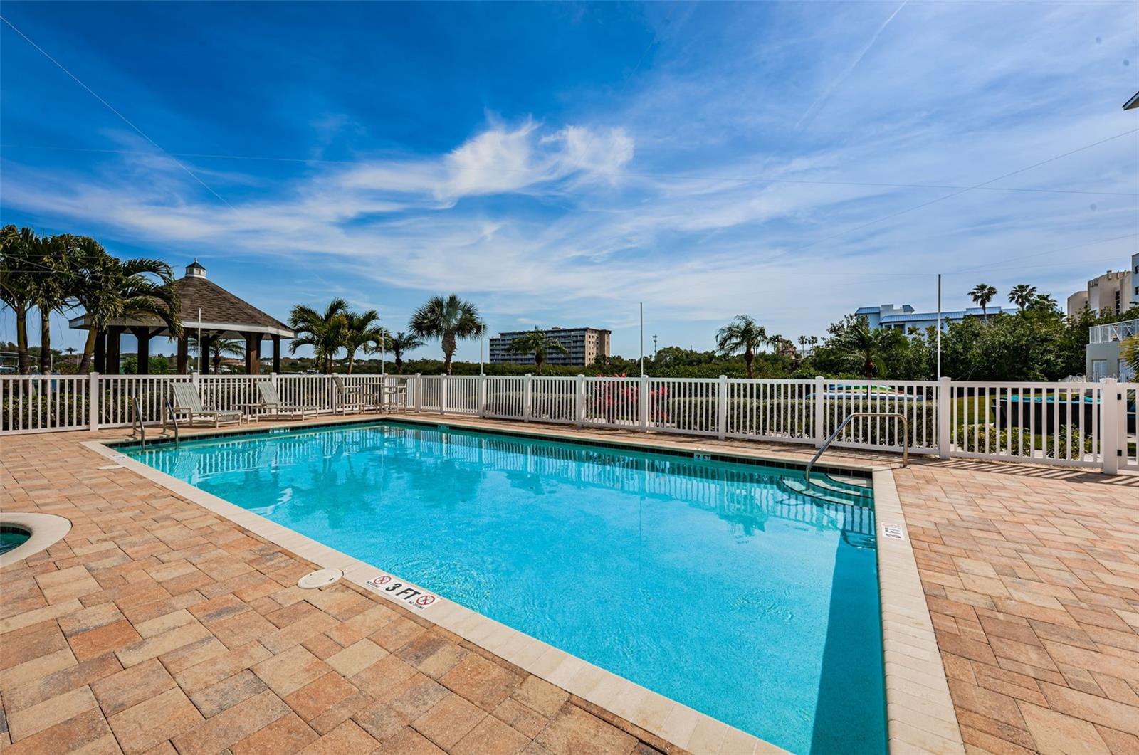 DOLPHIN KEY CONDO - Residential
