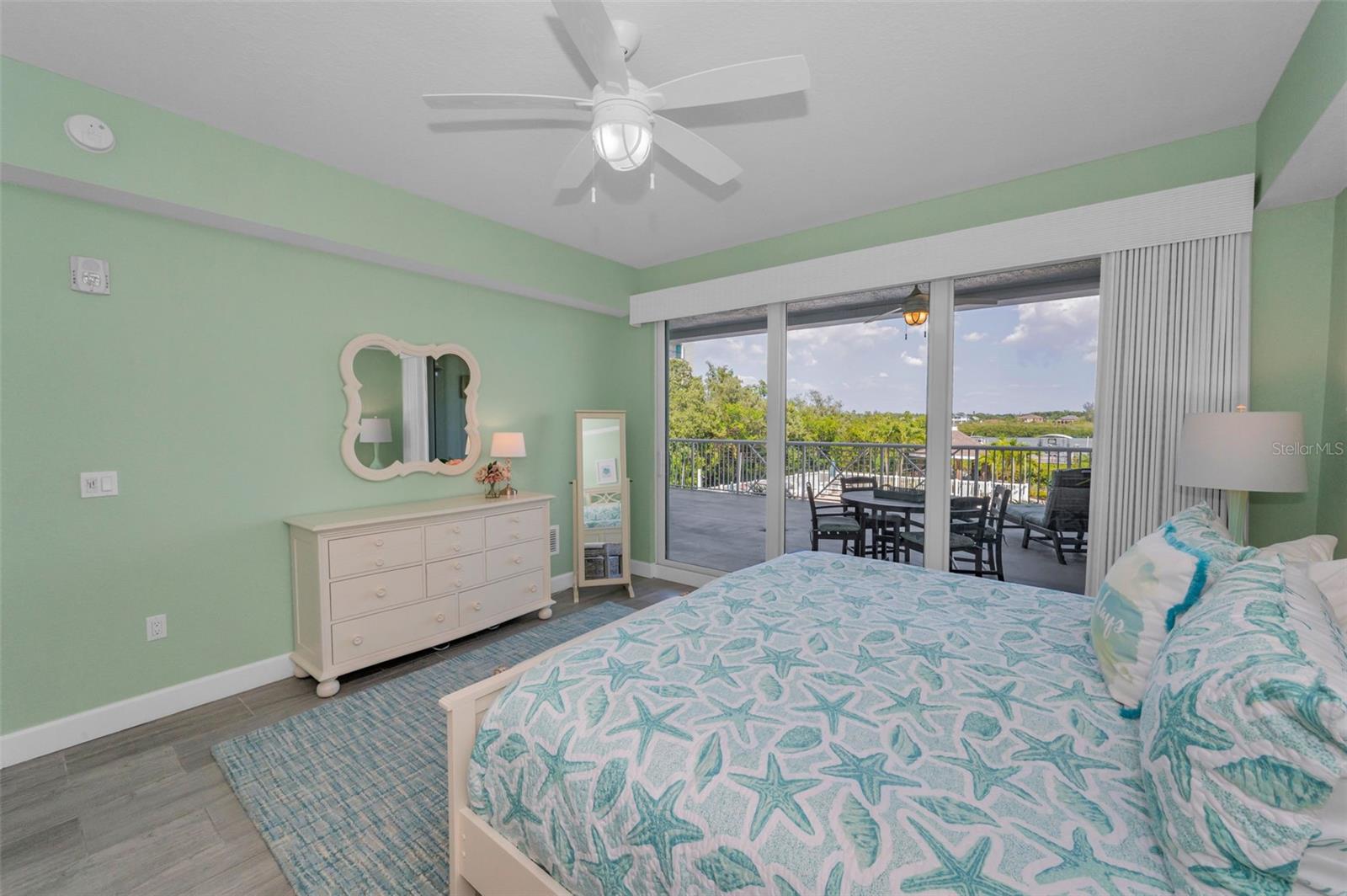 DOLPHIN KEY CONDO - Residential