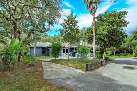 Tiny photo for 17249 Holly Court, Umatilla, FL 32784 (MLS # O6415006)