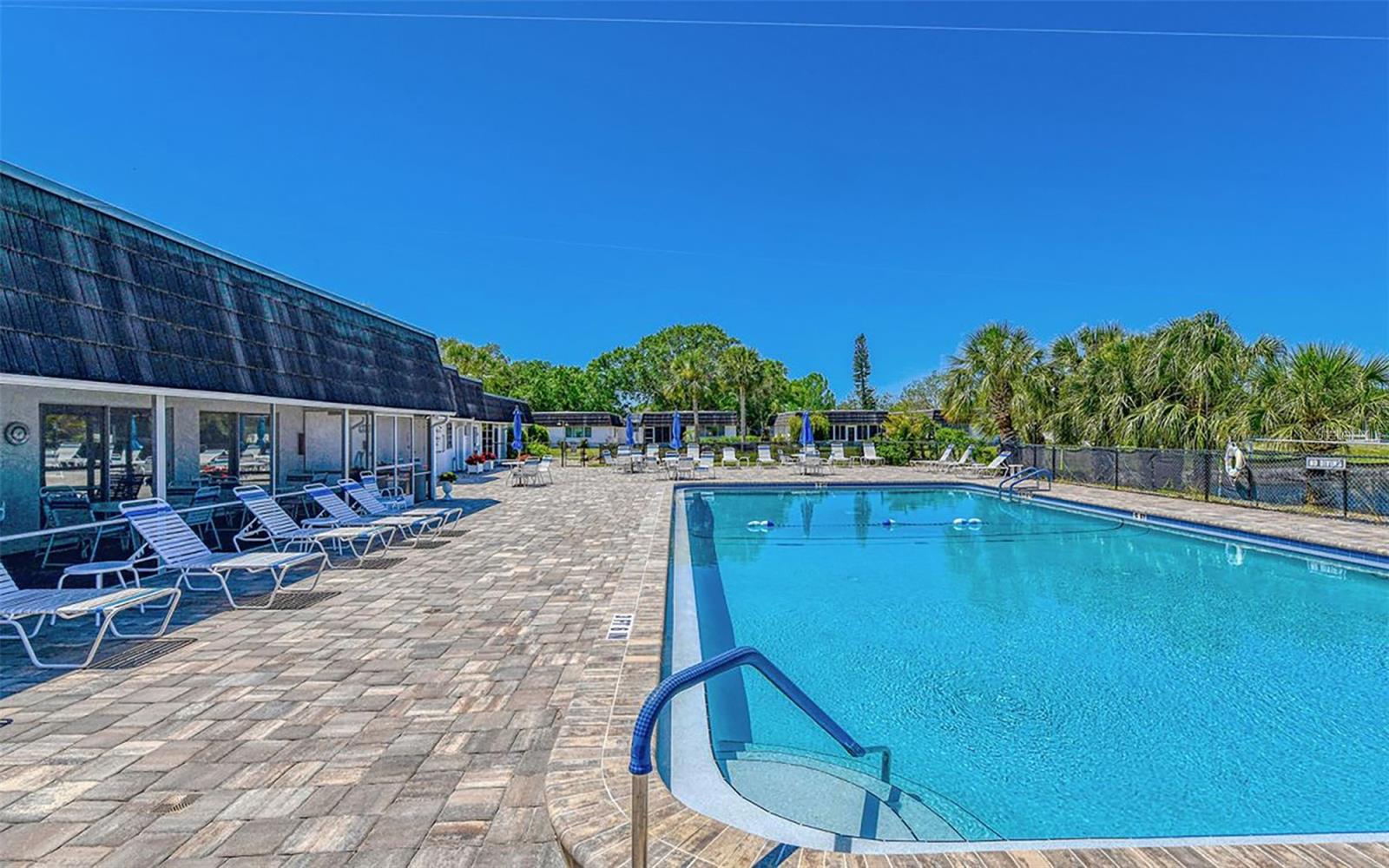 GLEN OAKS RIDGE VILLAS 1 - Residential