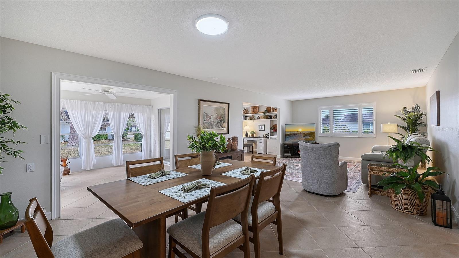 GLEN OAKS RIDGE VILLAS 1 - Residential