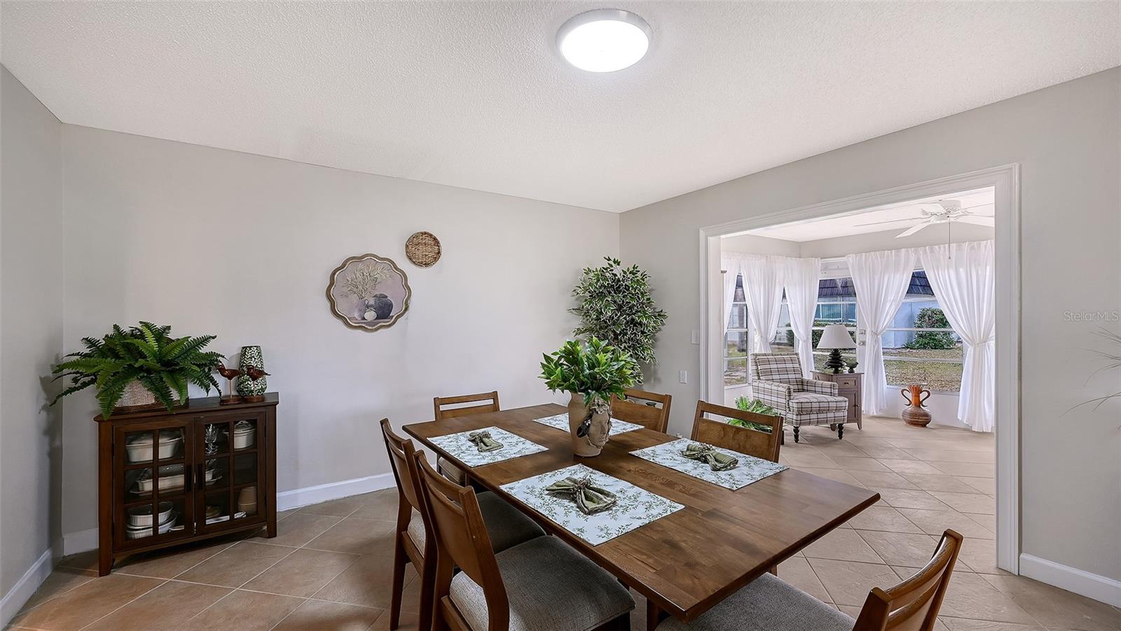 GLEN OAKS RIDGE VILLAS 1 - Residential