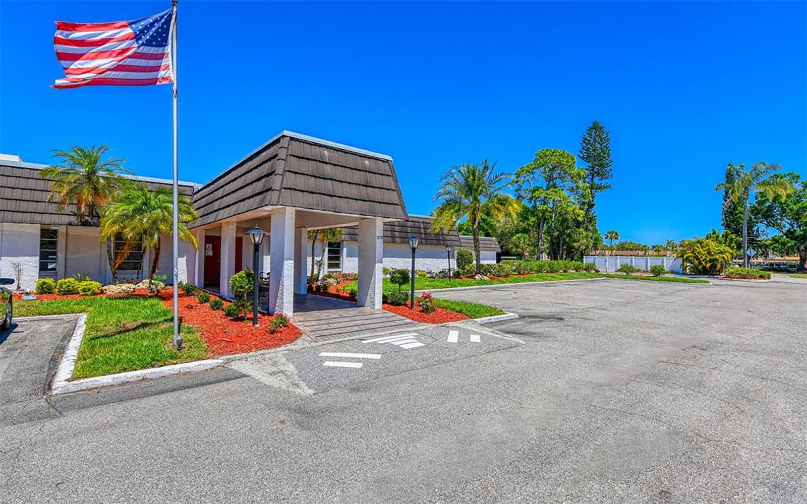 GLEN OAKS RIDGE VILLAS 1 - Residential