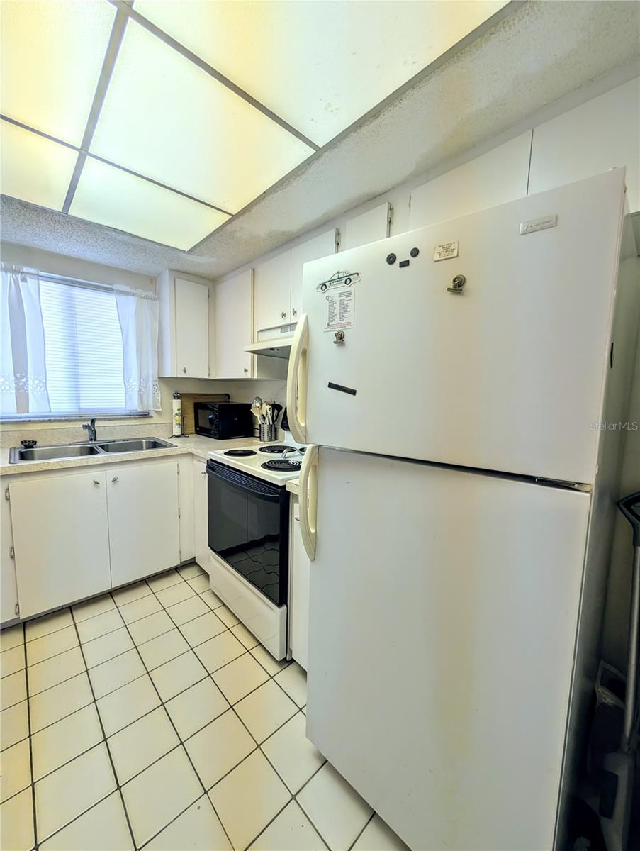 BAYSHORE ON THE LAKE APTS II SEC 2 - Residential