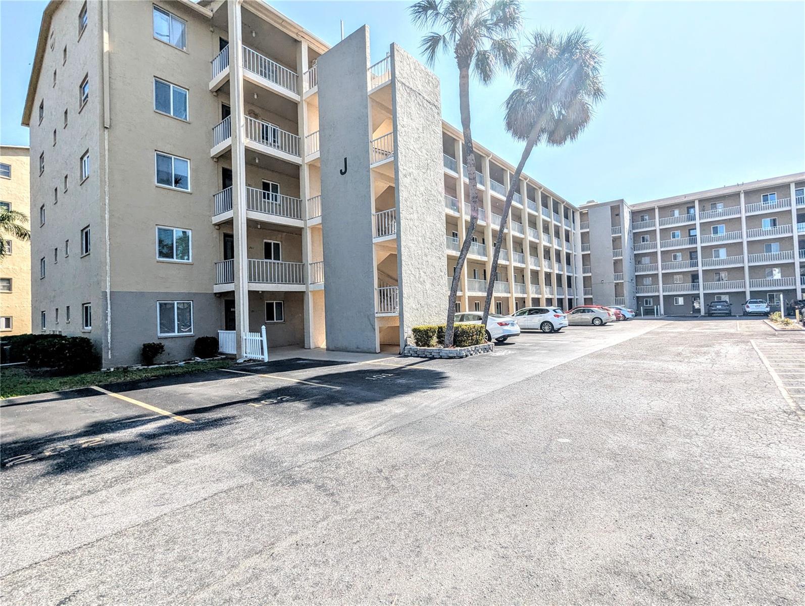 BAYSHORE ON THE LAKE APTS II SEC 2 - Residential