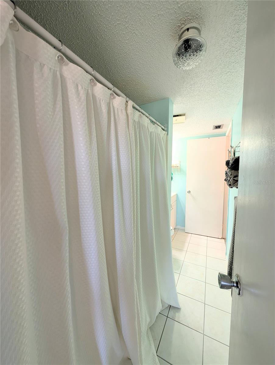 BAYSHORE ON THE LAKE APTS II SEC 2 - Residential