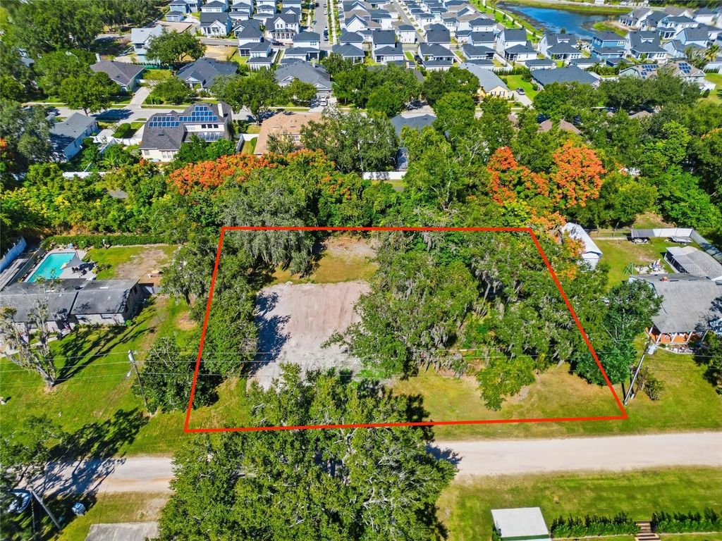 Photo of 321 E Gulley Avenue, Oakland, FL 34760 (MLS # O6370362)