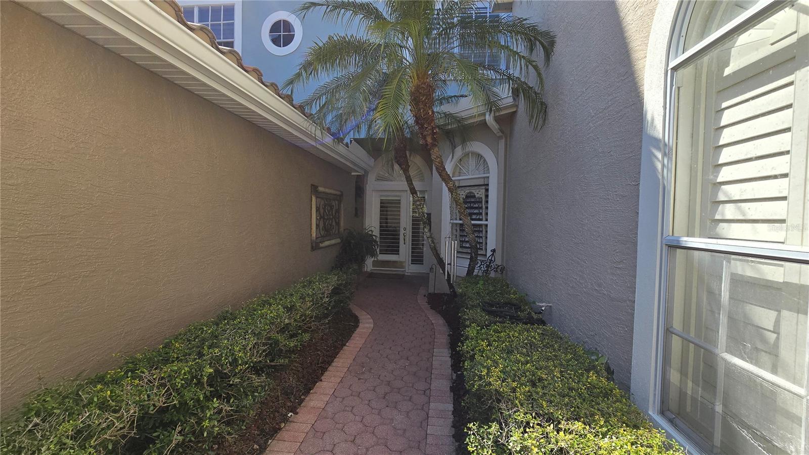 1648 LAGO VISTA BOULEVARD