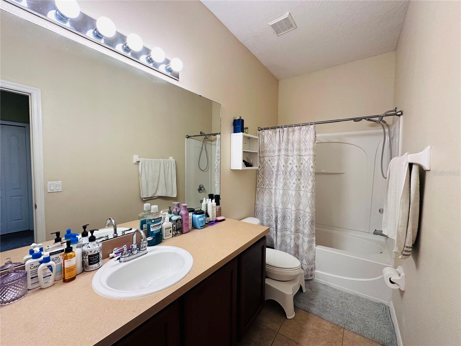 VILLAS/EAST PARK - Residential