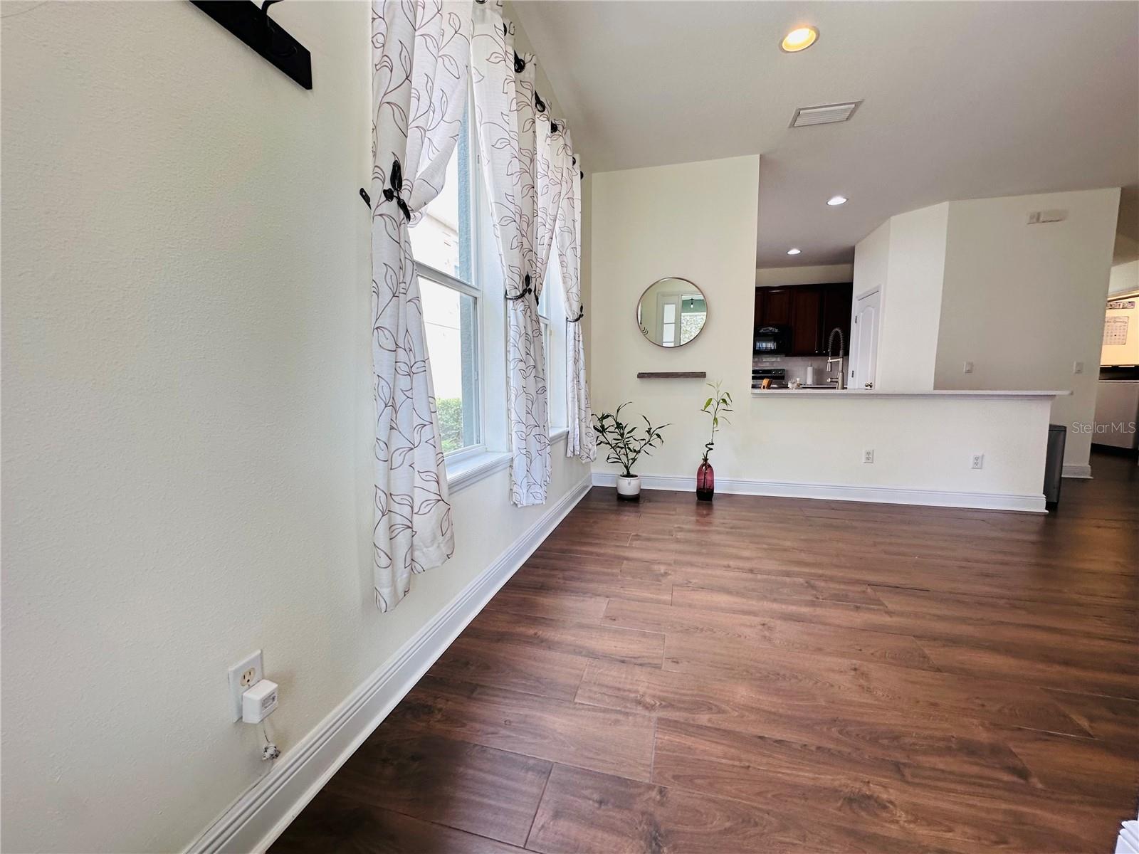 VILLAS/EAST PARK - Residential