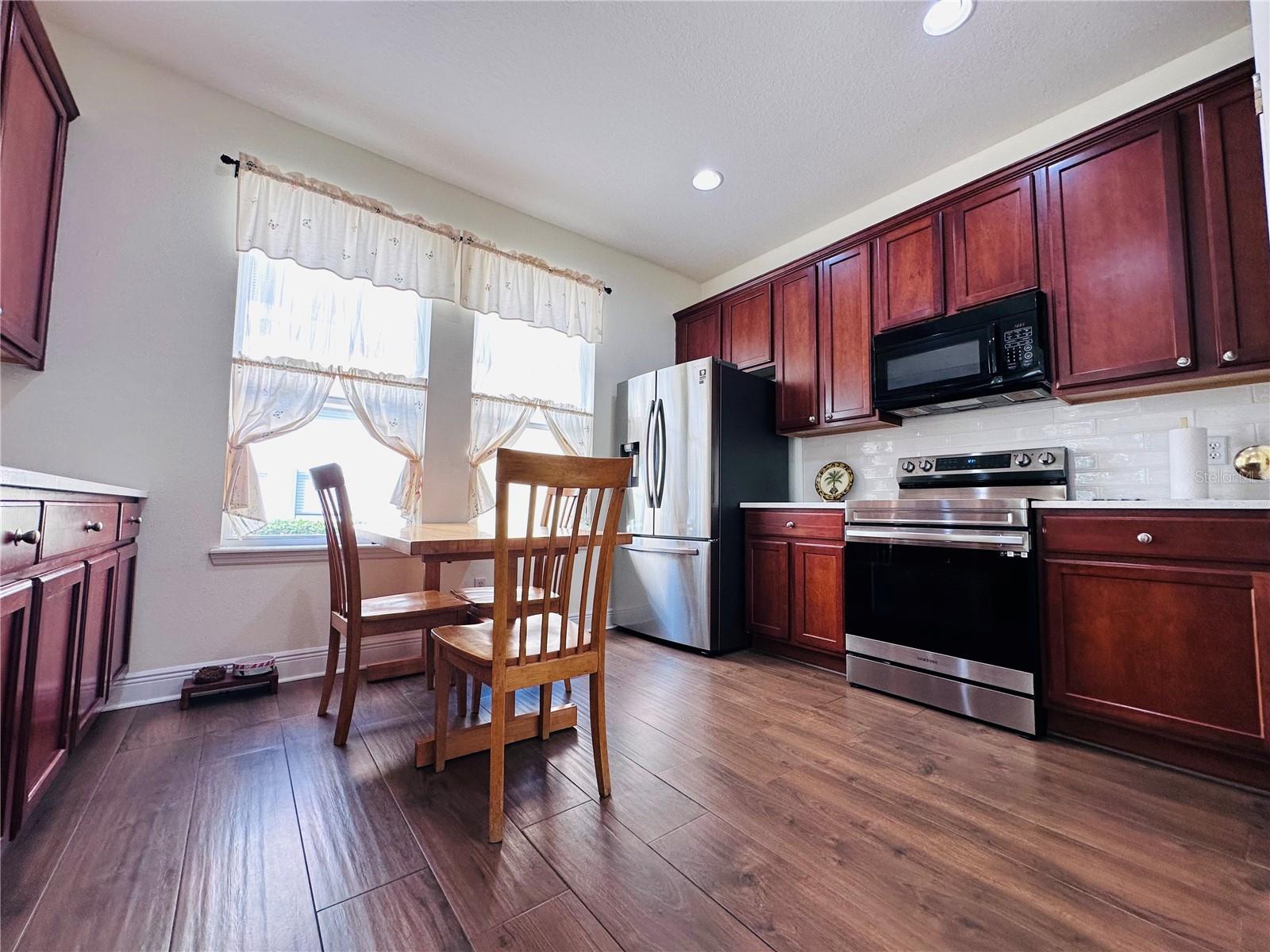 VILLAS/EAST PARK - Residential