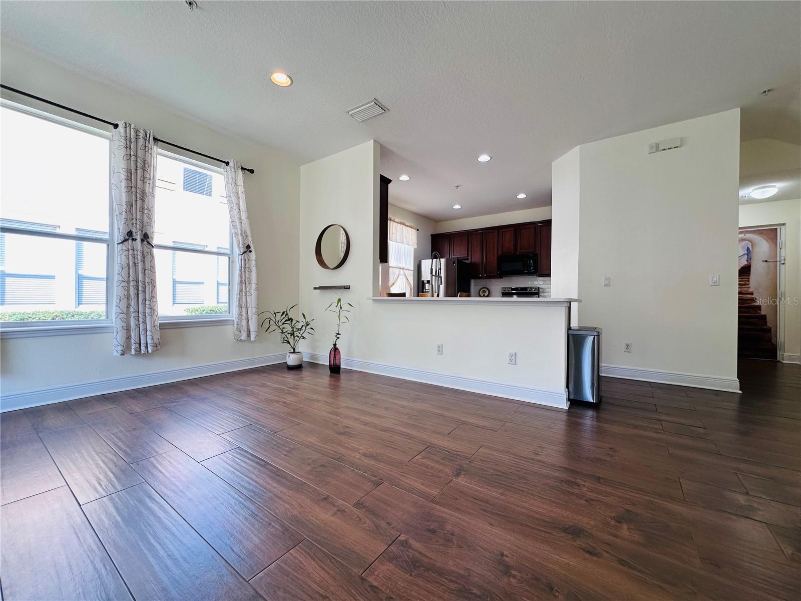 VILLAS/EAST PARK - Residential