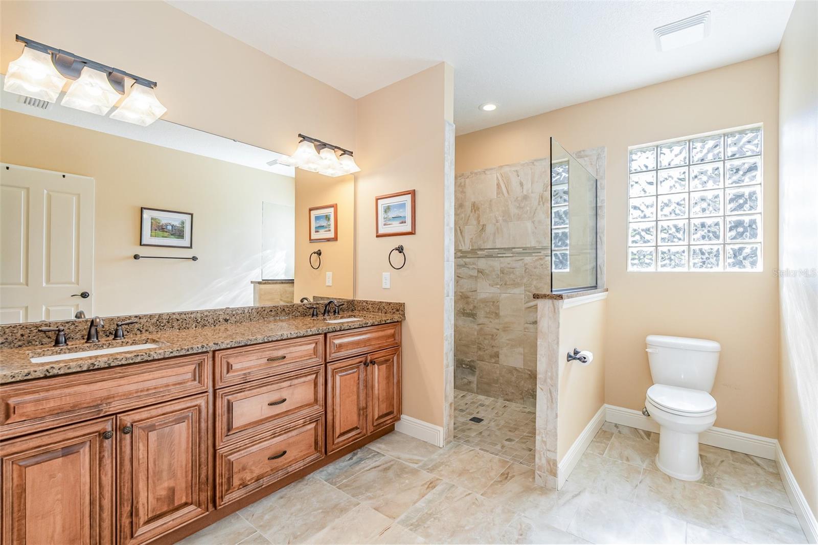 THE GREAT OUTDOORS XIX - Residential