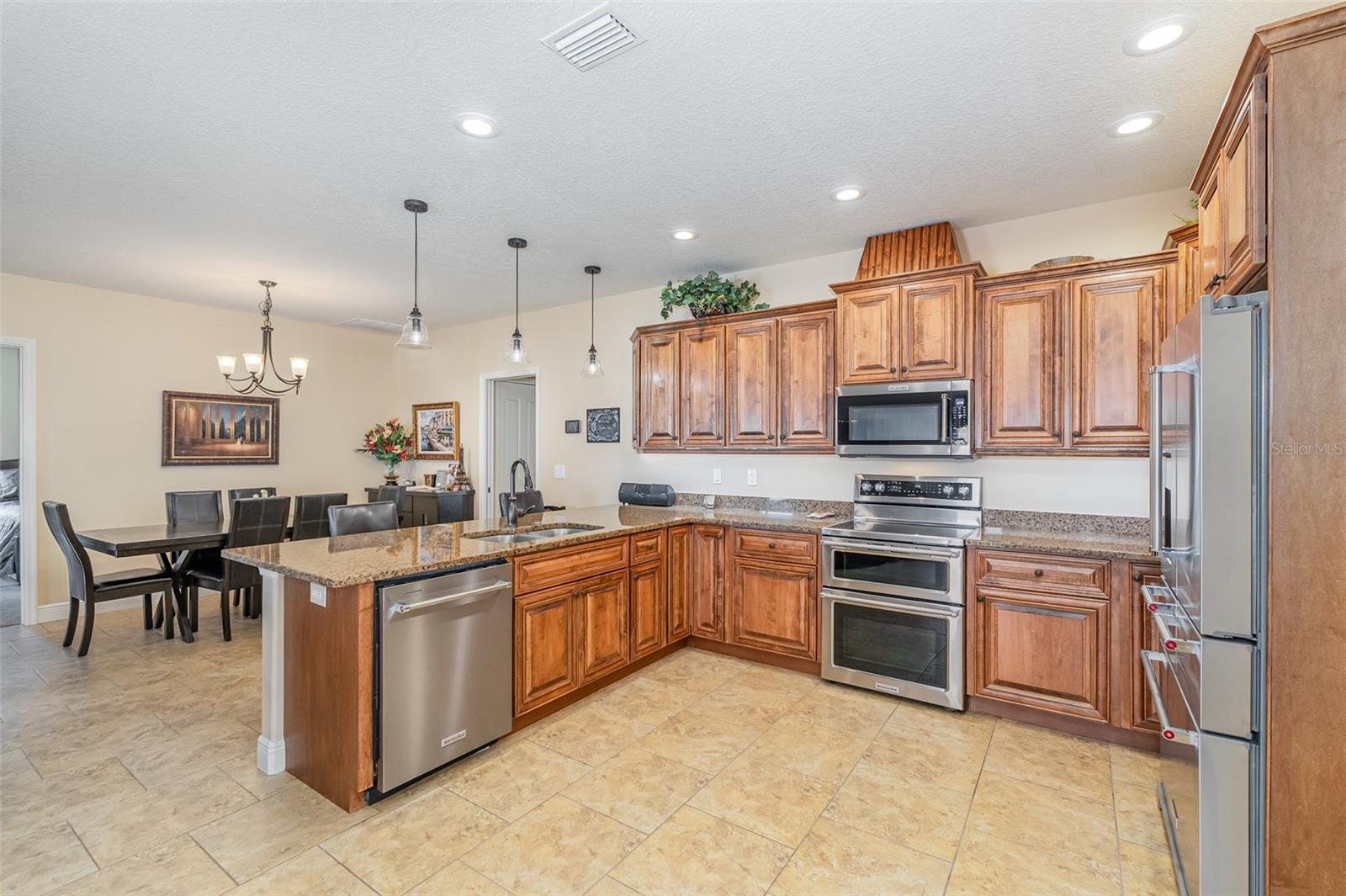 THE GREAT OUTDOORS XIX - Residential