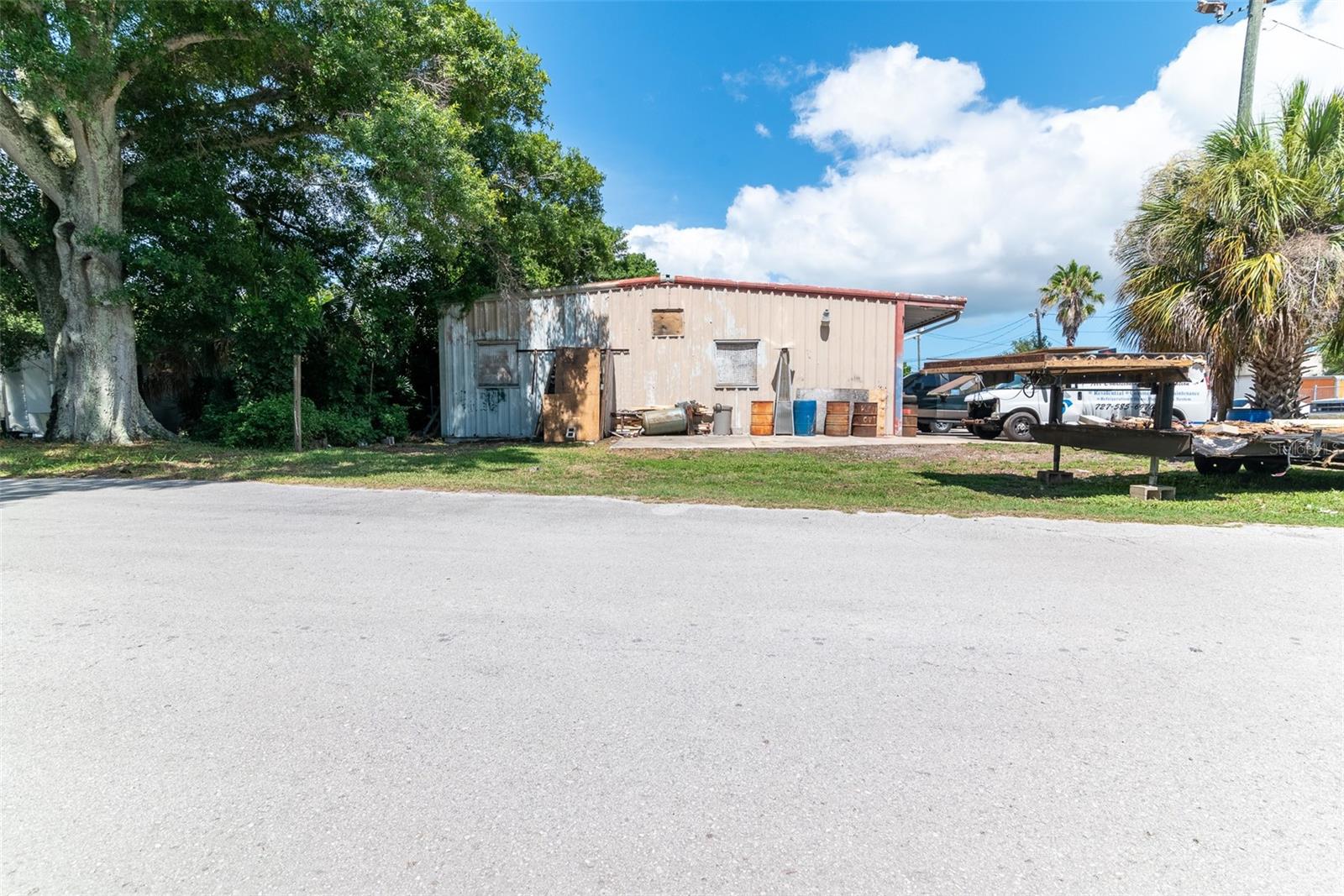 PINELLAS GROVES - Commercial Sale