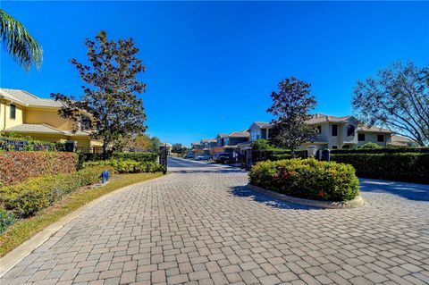 A home in SEMINOLE