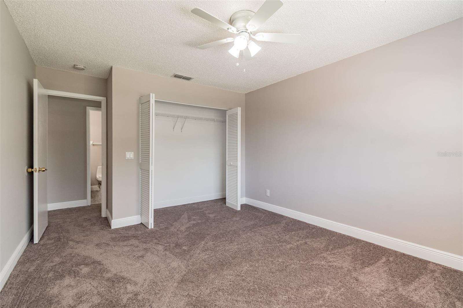 LE CLARE SHORES - Residential Lease