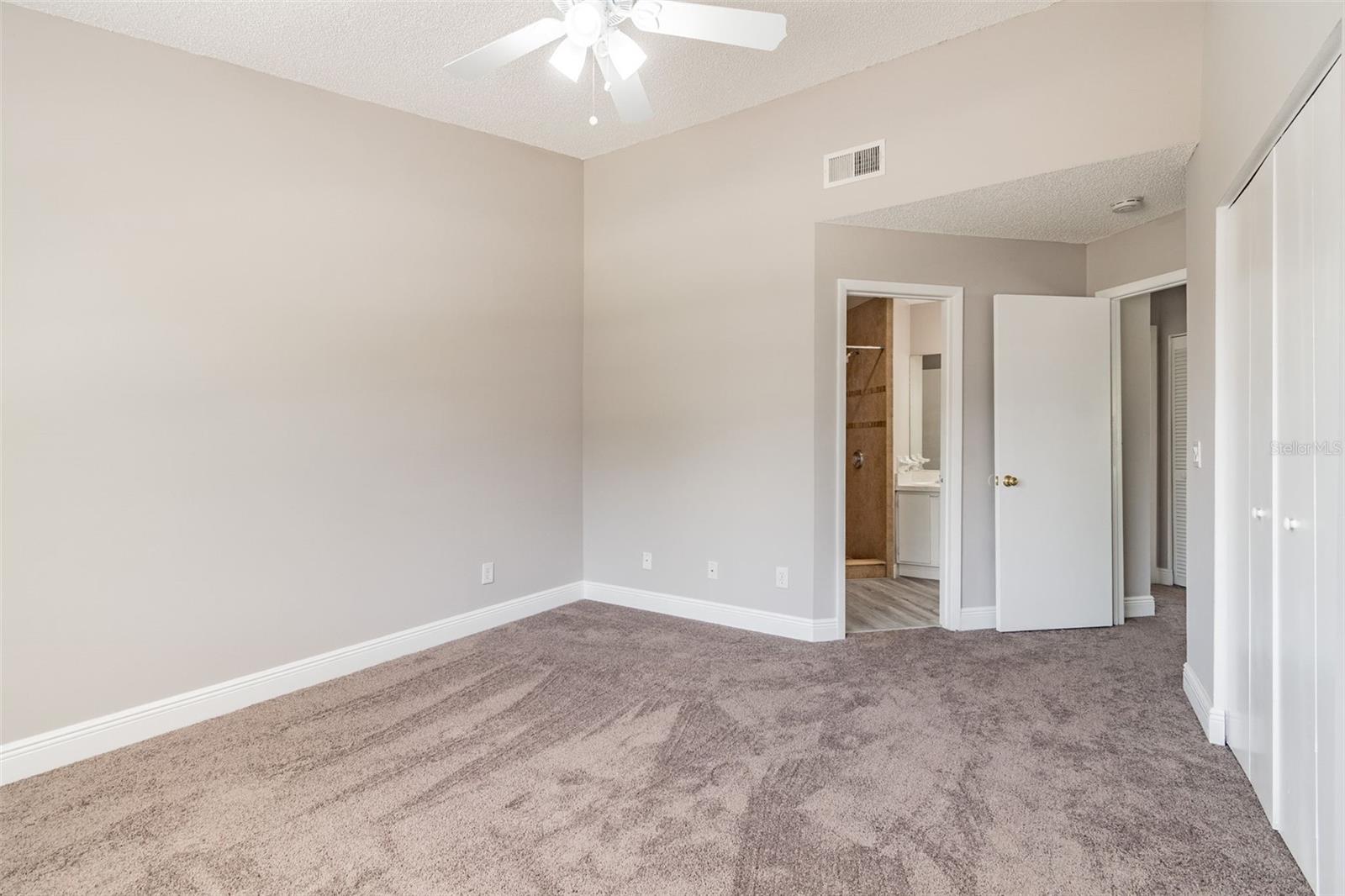 LE CLARE SHORES - Residential Lease