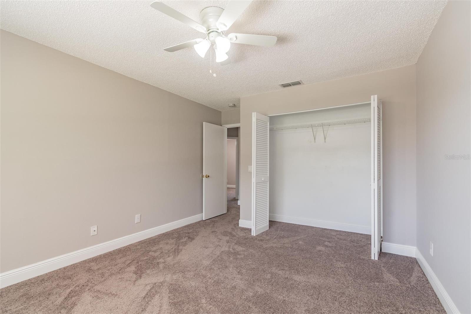 LE CLARE SHORES - Residential Lease