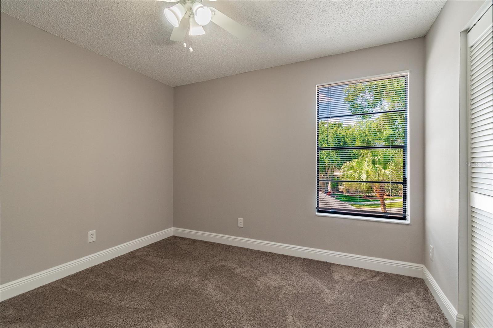LE CLARE SHORES - Residential Lease