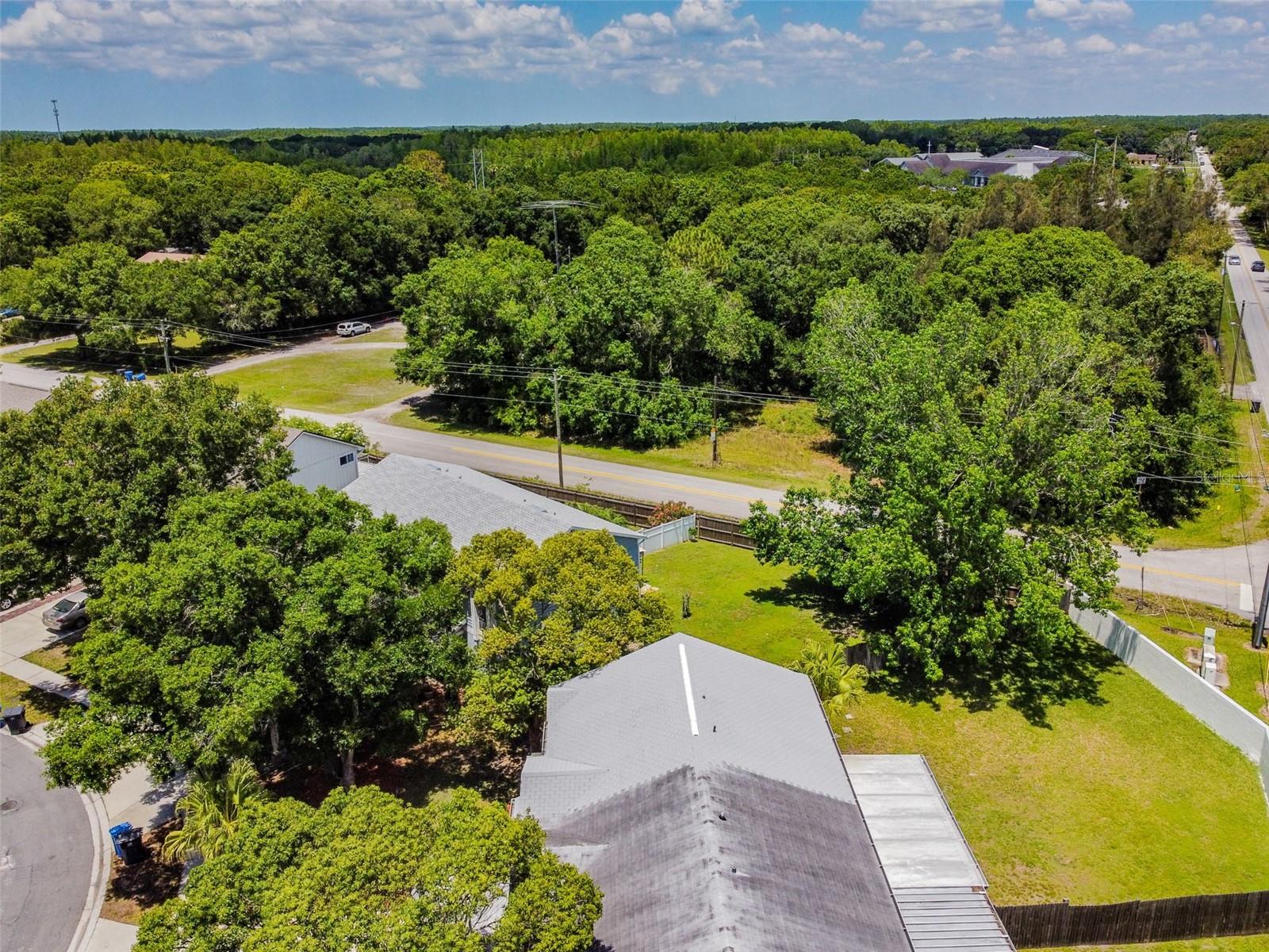 LE CLARE SHORES - Residential Lease