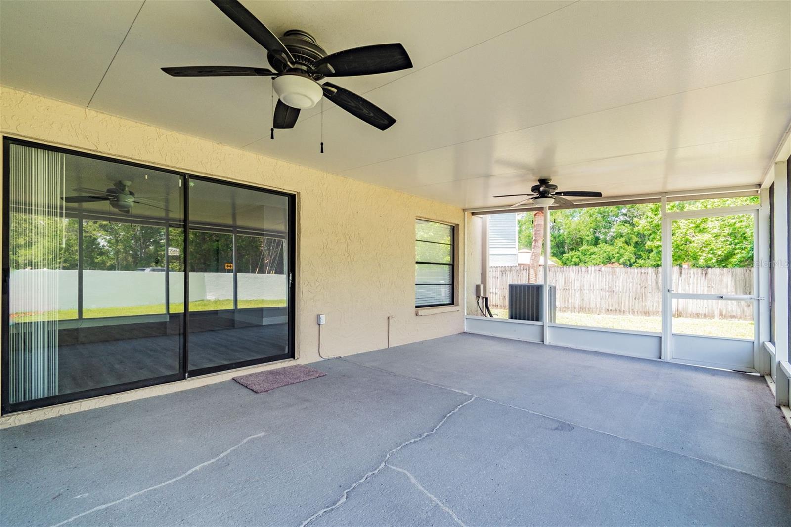 LE CLARE SHORES - Residential Lease