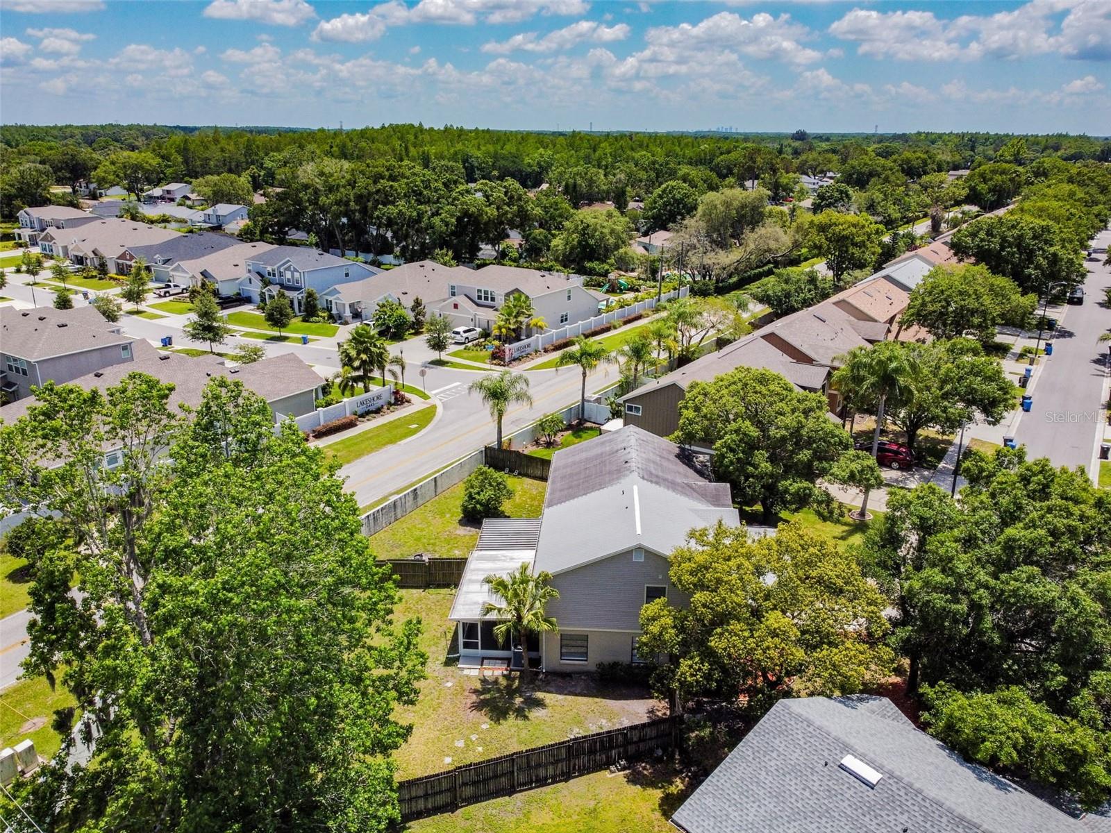 LE CLARE SHORES - Residential Lease