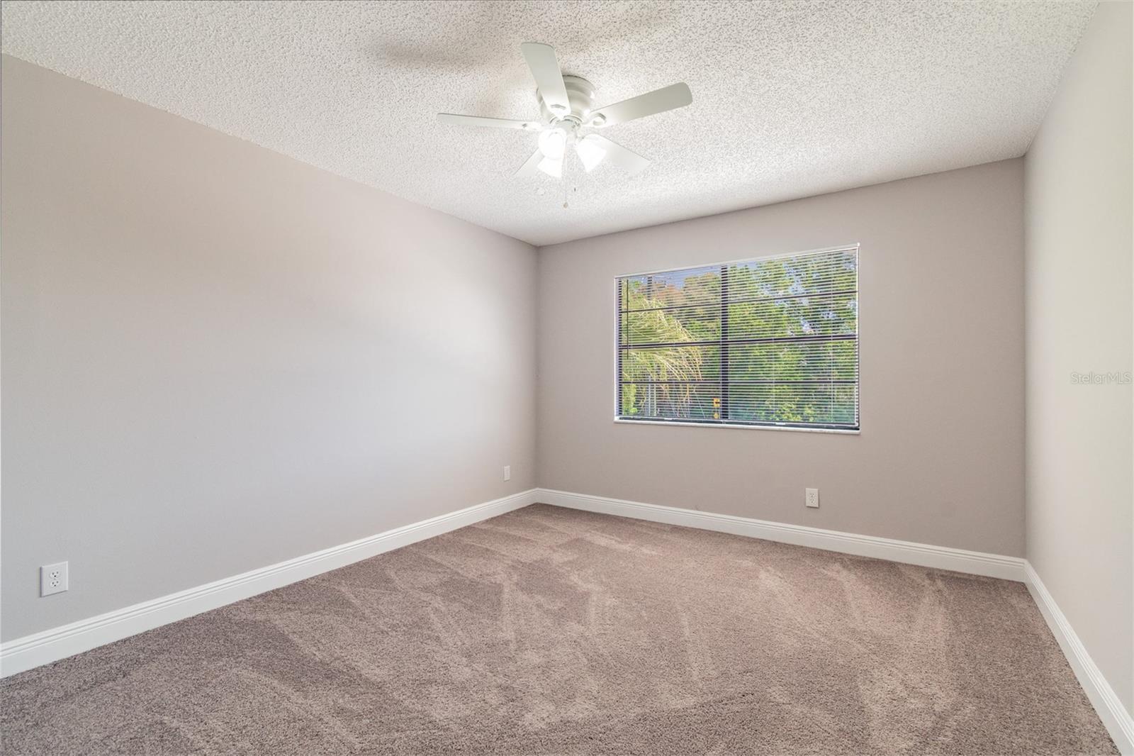 LE CLARE SHORES - Residential Lease