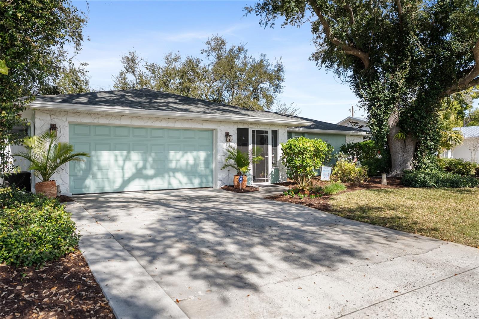 POINTE WEST FIRST ADD - Residential